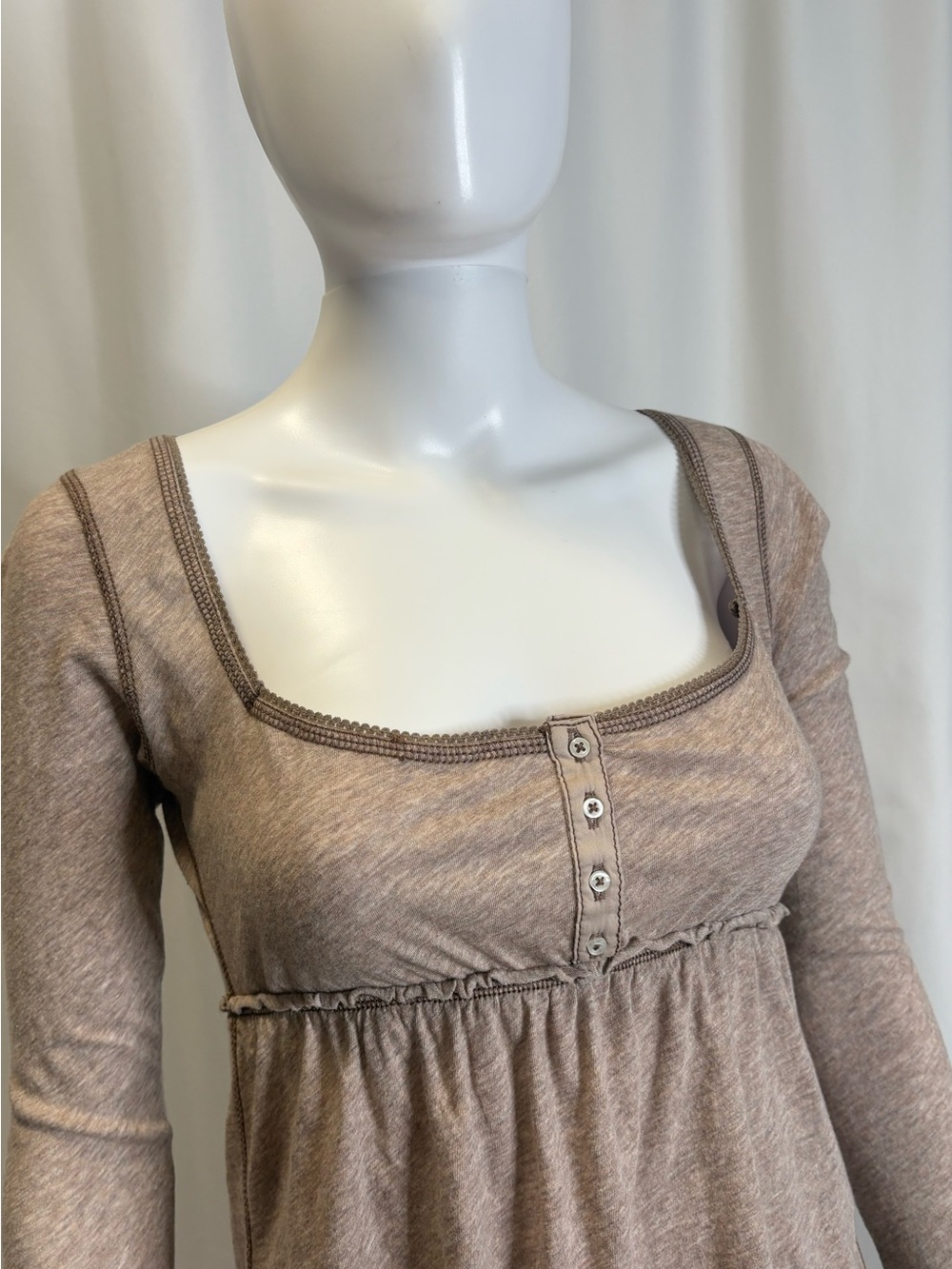 NWT BDG Brittney Long Sleeve Babydoll Henley Tee Womens Size Small Taupe Y2K - Picture 10 of 12